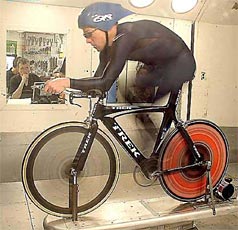 Lance Armstrong in wind tunnel test